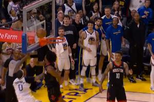 💥反超！小佩顿上篮打板 阿门追帽干扰球了！